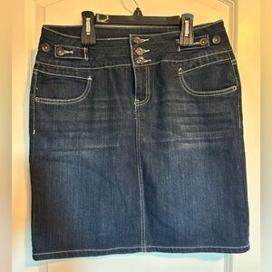 Baccini Womans denim skirt